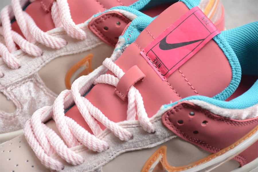 dunk low strawberry milk