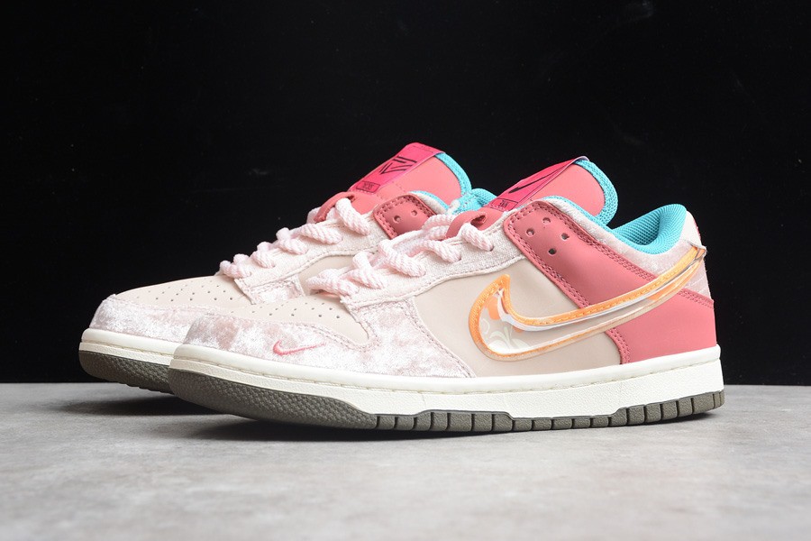 dunk low strawberry milk