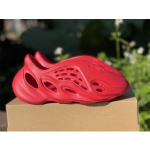Adidas Yeezy Foam RNNR Vermillion