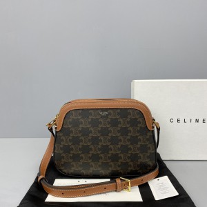 Celinє triomphe's new presbyopia camera bag
