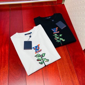 Louis Vuitton Men's short-sleeved T-shirt