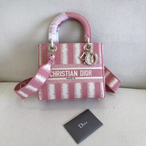 DIOR MEDIUM LADY D-LITE BAG