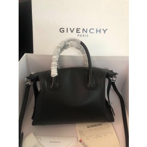 Givenchy Antigona Soft Bag In Leather