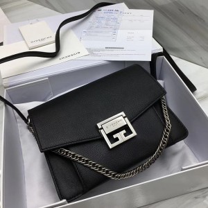 Givenchy GV3 Flap Bag Leather Medium Black