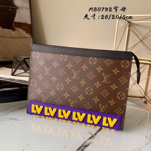 Louis Vuitton POCHETTE VOYAGE MM