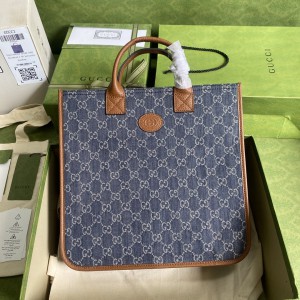 Medium tote with Interlocking Gucci