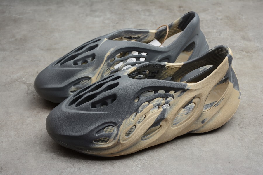 Yeezy Foam Runner Slide Sandal GV7904